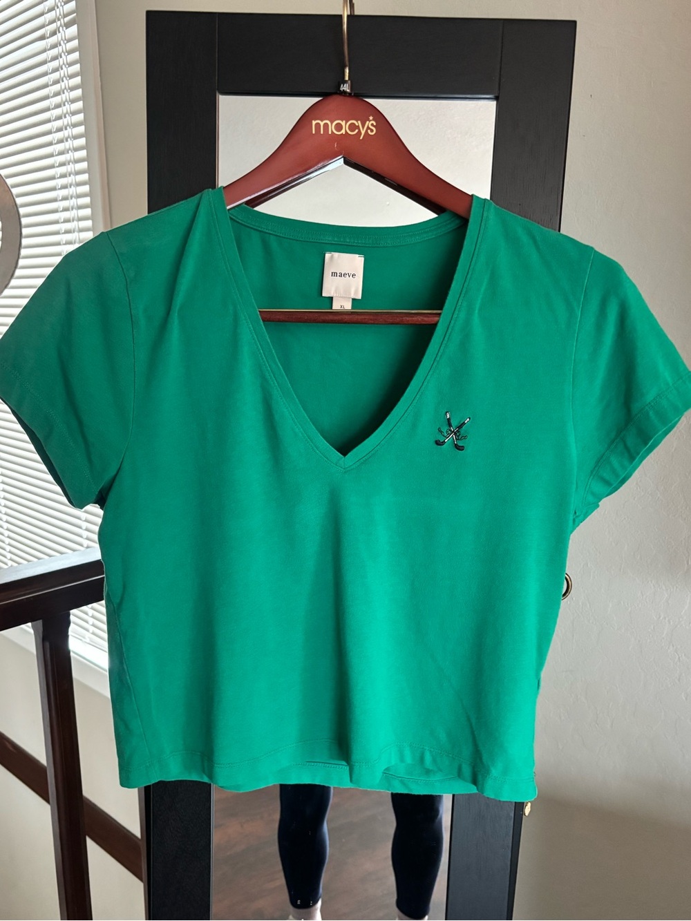 Maeve V-Neck Short Sleeve Crop Top in Emerald Green